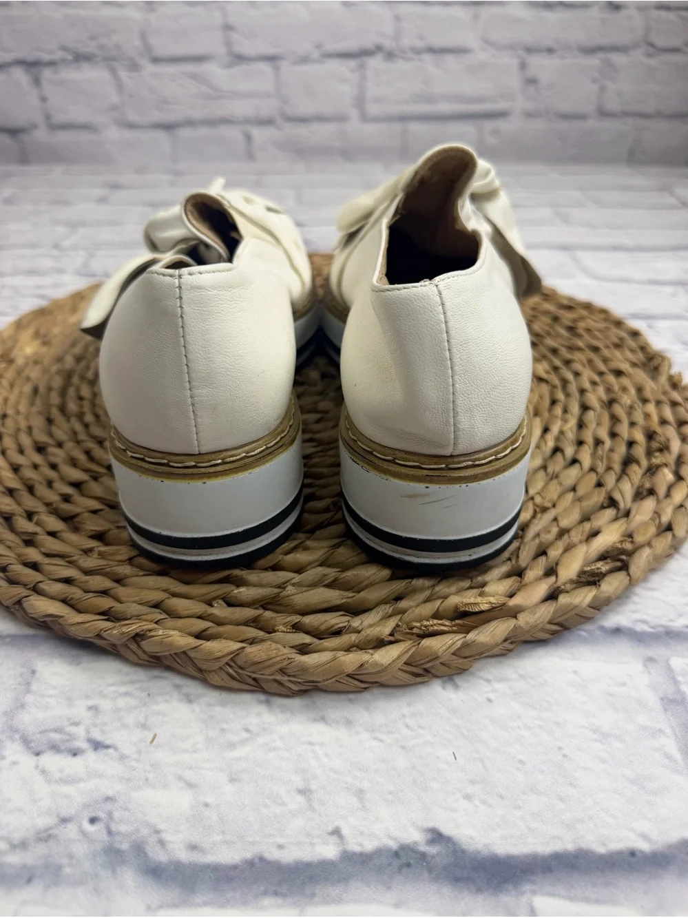 Summit by White Mountain Slip-On Leather Loafers. Made in Italy. Size 39/8.5